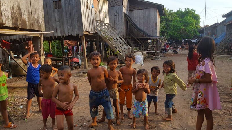Tips for traveling in Cambodia - Cambodian kids