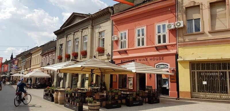 Sightseeing tour of Novi Sad: Dunavska Street