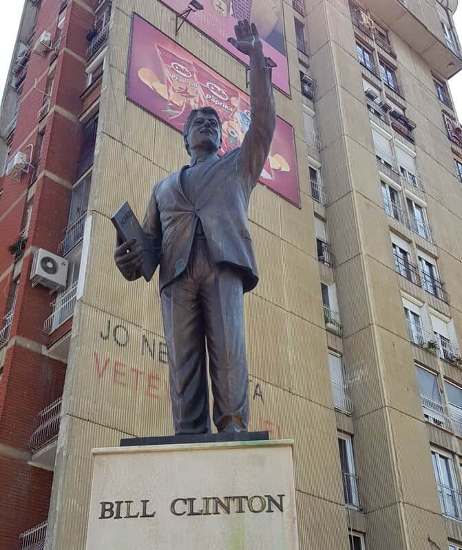 Things to do in Pristina: A city guide: Bill Clinton Statue