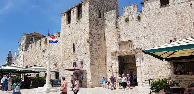Things to do in Trogir: Wander the old city
