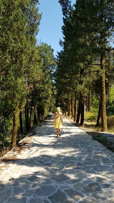 Lake Skadar: Besac Fortress walk through the forest
