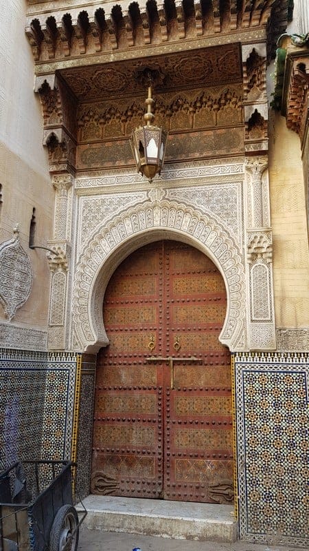 Tour of Fes medina: More archways