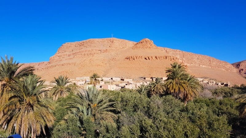 Ziz Gorge: palms and towns